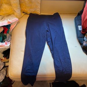 Victoria’s Secret sport cropped navy leggings